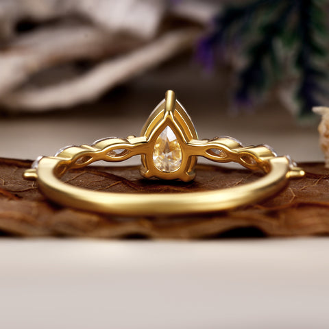 IRIS Pear Shaped Vintage Solitaire Ring