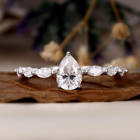 IRIS Pear Shaped Vintage Solitaire Ring