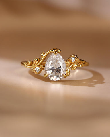 DAISY Pear Cut Moissanite Twig Engagement Ring