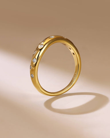 ASTRA Minimalist Wavy Moissanite Wedding Band Stacking Ring