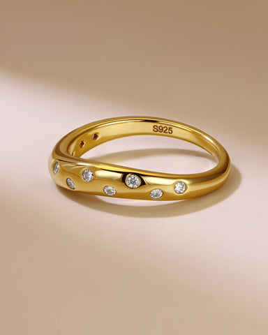 ASTRA Minimalist Wavy Moissanite Wedding Band Stacking Ring