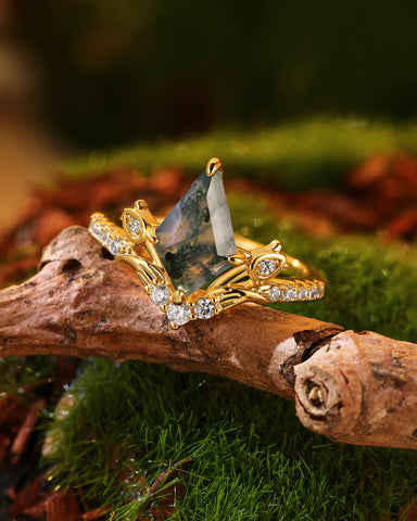 GALADRIEL Unique Kite Cut Moss Agate Flower Fairy Engagement Ring