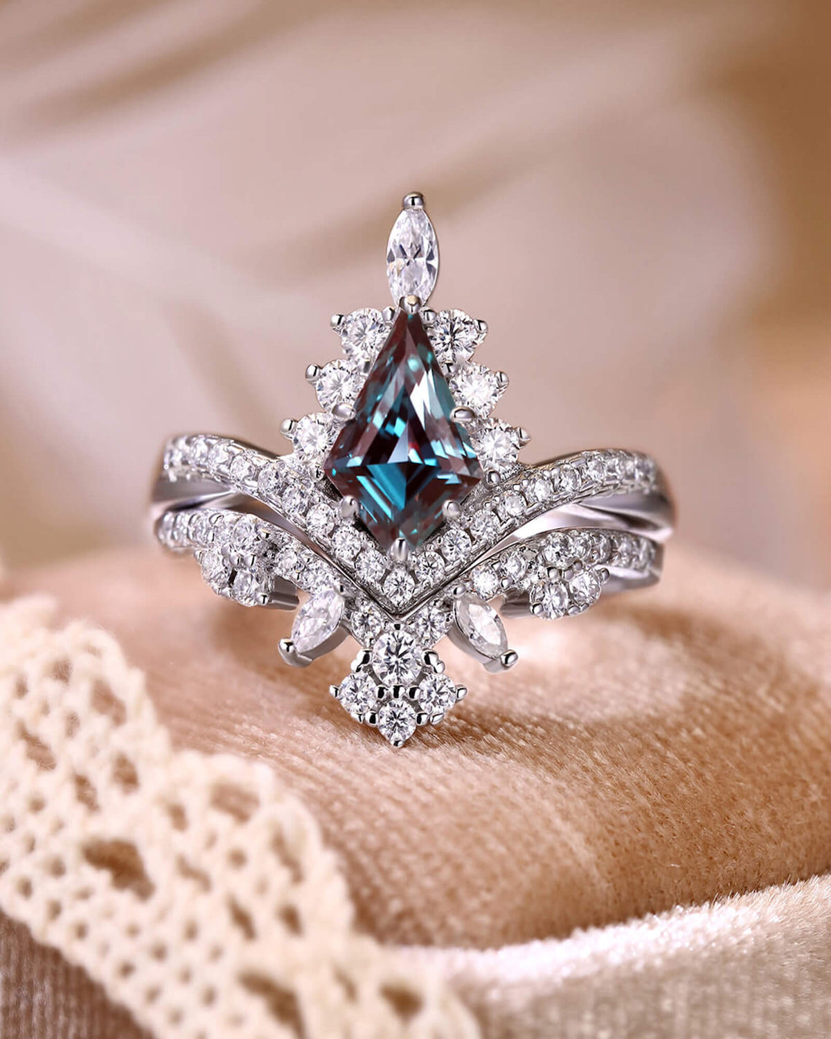 SERAPHINA Kite Cut Alexandrite Infinity Engagement Ring Set