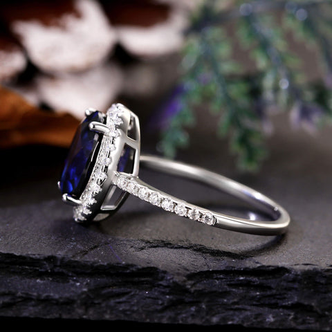 SOLIVINE Oval Cut Sapphire Engagement Ring Moissanite Halo Accented Pave Ring