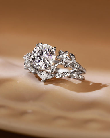 GLORIA Round Cut Moissanite Timeless Bloom Bridal Ring Set with Curved Leaf Band