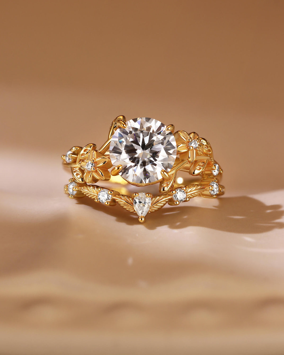 GLORIA Round Cut Moissanite Timeless Bloom Bridal Ring Set with Curved Leaf Band