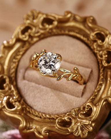 ROSA Leaf Twist Round Cut Solitaire Engagment Ring
