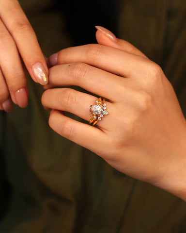 CATHY Pear Cut Moissanite Vine & Leaf Bridal Ring Set with Curved Band