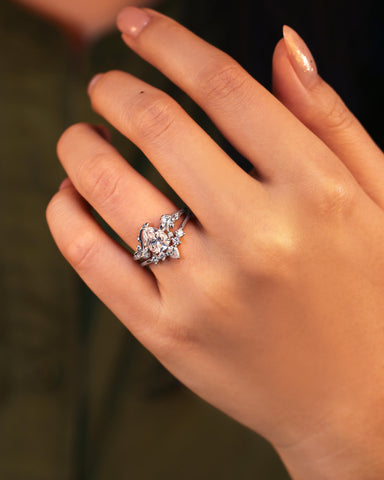 CATHY Pear Cut Moissanite Vine & Leaf Bridal Ring Set with Curved Band