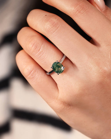 FIORA Simple Oval Cut Moss Agate Promise Ring