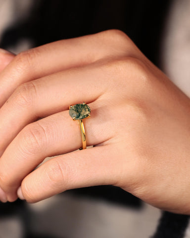 FIORA Simple Oval Cut Moss Agate Promise Ring