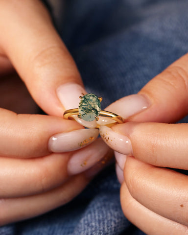 FIORA Simple Oval Cut Moss Agate Promise Ring