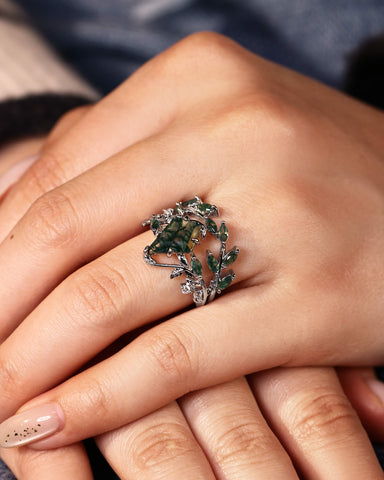 ROWENNA  Leaf Kite Cut Moss Agate Ring Set