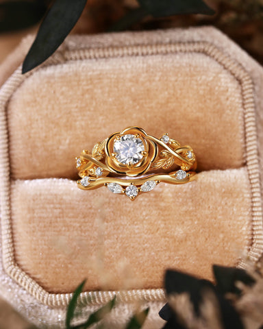 VERA Floral Inspired Moissanite Bridal Ring Set with Curved Band