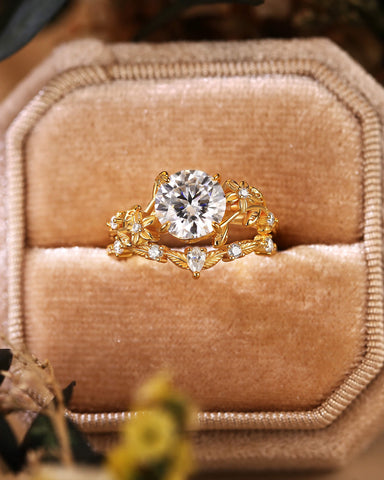 GLORIA Round Cut Moissanite Timeless Bloom Bridal Ring Set with Curved Leaf Band