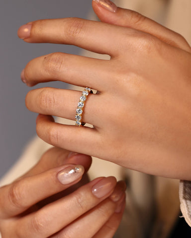 ISLA 7-Stone Moissanite Promise Ring