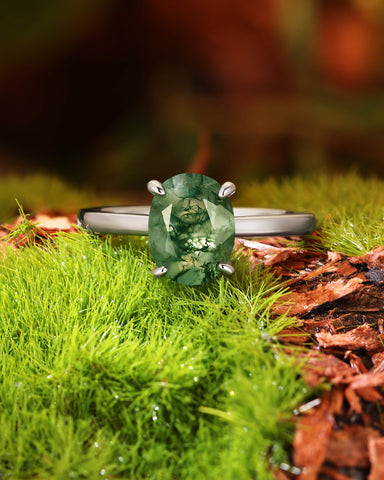 FIORA Simple Oval Cut Moss Agate Promise Ring