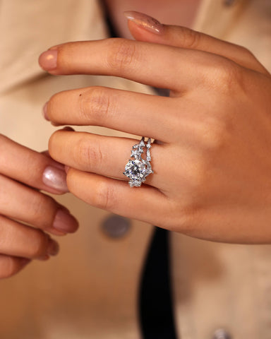 GLORIA Round Cut Moissanite Timeless Bloom Bridal Ring Set with Curved Leaf Band