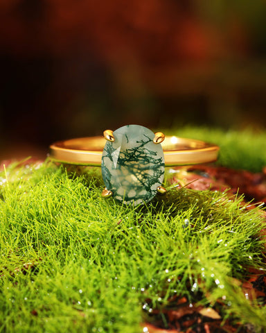 FIORA Simple Oval Cut Moss Agate Promise Ring
