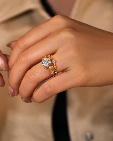 GLORIA Round Cut Moissanite Timeless Bloom Bridal Ring Set with Curved Leaf Band