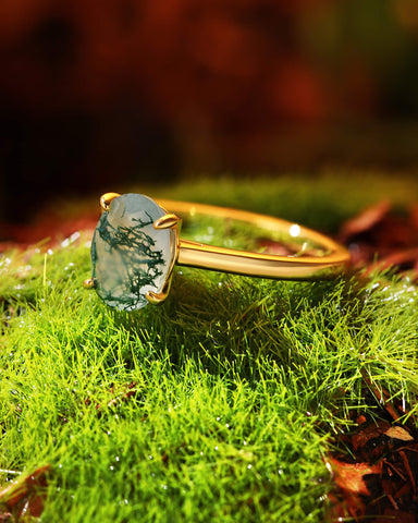 FIORA Simple Oval Cut Moss Agate Promise Ring