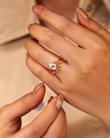 CANDICE Pear Shaped Moissanite Infinity Engagement Ring Set with Curved Wedding Band