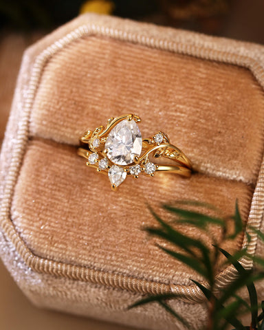 CATHY Pear Cut Moissanite Vine & Leaf Bridal Ring Set with Curved Band