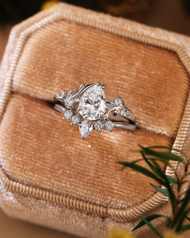 CATHY Pear Cut Moissanite Vine & Leaf Bridal Ring Set with Curved Band