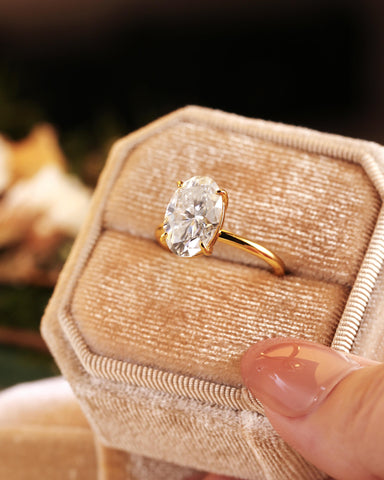 LIORA 4CT Oval 4-Prong Engagement Ring Classic Solitaire Ring