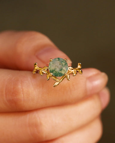 LORELEI Round Shaped Moss Agate Leaf Vine Engagement Ring