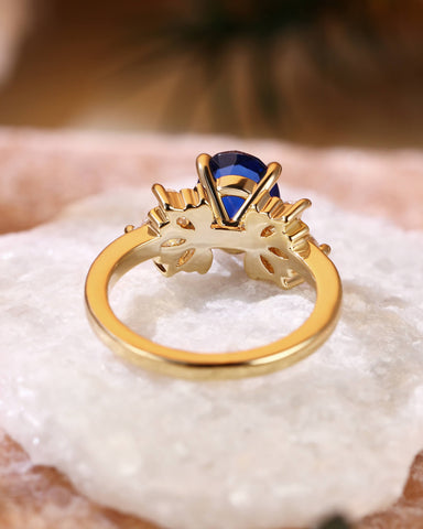 BETTE Leafy Cluster Oval Cut Sapphire Engagement Ring