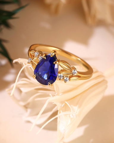MAELYS Pear Cut Blue Sapphire Leaf Engagement Ring