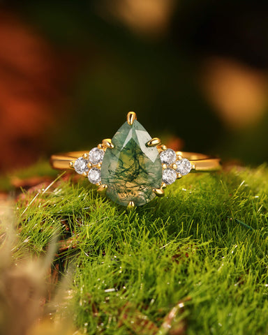 CLOVER Pear Cut Moss Agate Classic Engagement Ring