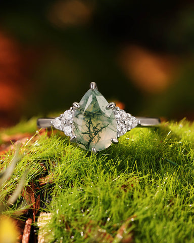 CLOVER Pear Cut Moss Agate Classic Engagement Ring