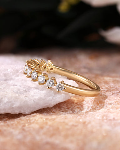 TINDRA Round Cut Moissanite Wedding Band