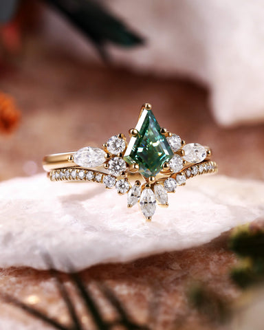 FAYE Kite Cut Teal Moissanite Engagement Ring Set