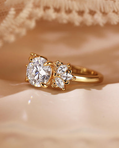 RUELLE Marquise & Round Cut Moissanite Cluster Engagement Ring