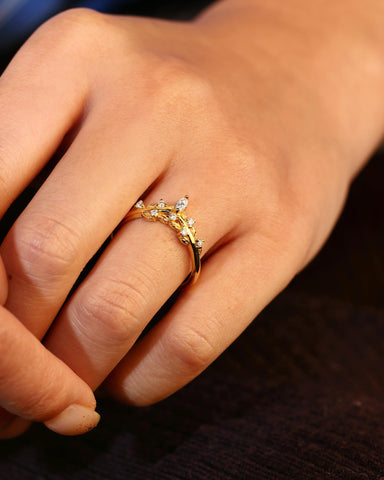 RILEY Leaf Inspired Moissanite Wedding Band Stackable Ring