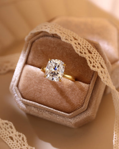 LUCIA 18k Yellow Gold Cushion Cut 8CT Moissanite Solitaire Ring