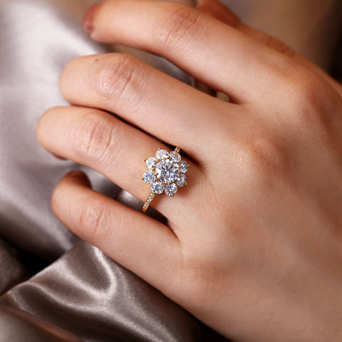 FLORA Round Cut Flower engagement ring