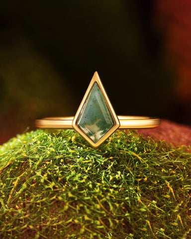 SILVABELLE Minimalist Bezel Set Kite Cut Moss Agate Solitaire Engagement Ring
