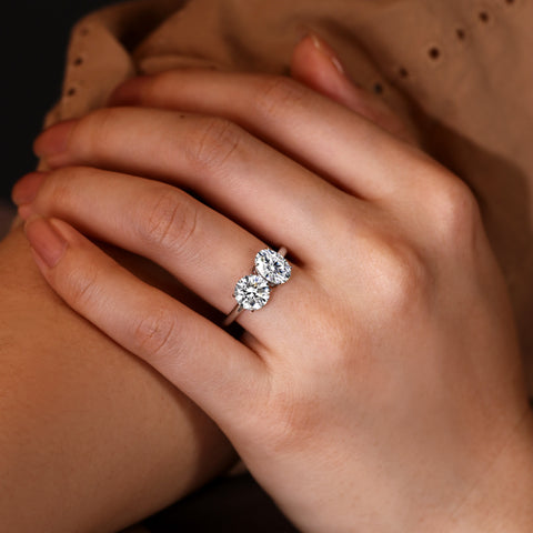 JUNIVE Round & Oval Cut Toi et Moi Unique Engagement Ring