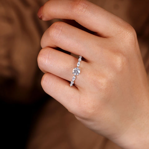 LUNA Four-Prong round brilliant cut Proposal Ring