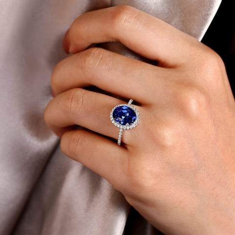 SOLIVINE Oval Cut Sapphire Engagement Ring Moissanite Halo Accented Pave Ring