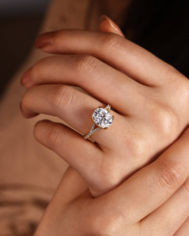 REGINA Double Claws Cushion Cut Moissanite Hiden Halo Engagement Ring