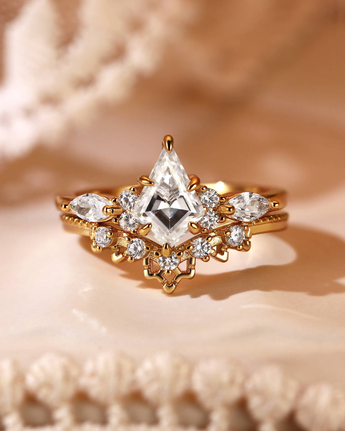 ARALYN Vintage Kite Cut Moissanite Cluster Engagement Ring Set 2pcs