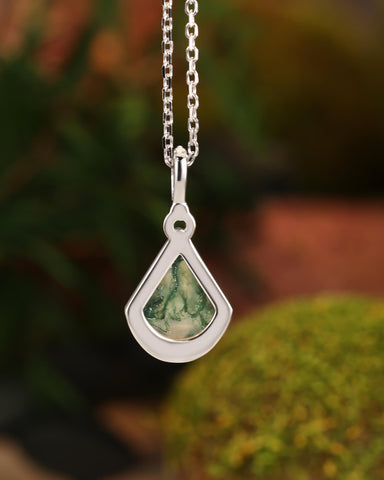 VERDANYA Fan Shaped Moss Agate Forest Necklace