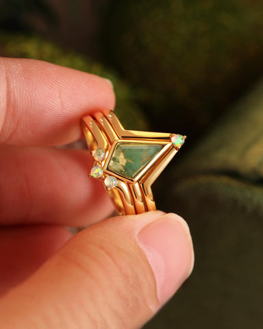 MOSSLYN Unique Bezel Set Kite Cut Moss Agate & Opal Engagement Ring Set 3pcs