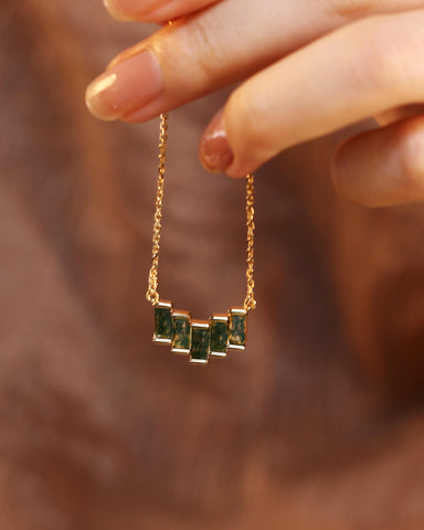 THORNELLE Minimalist Baguette Moss Agate Necklace