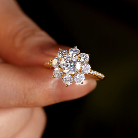 FLORA Round Cut Flower engagement ring